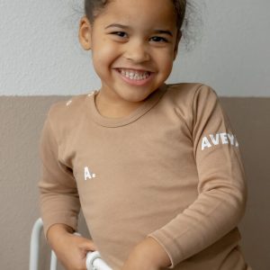 T-shirt lange mouwen/ naam op mouw