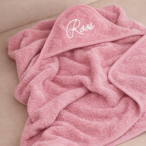 WIKKELDOEK BADSTOF JERSEY – PINK – 80X80CM – MET NAAM