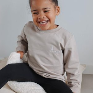 Sweater sierletters met naam