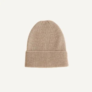 Hvid beanie fonzie newborn sand