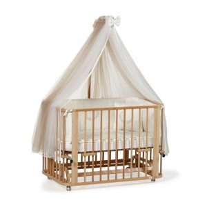 Houten ledikant met wiegbekleding