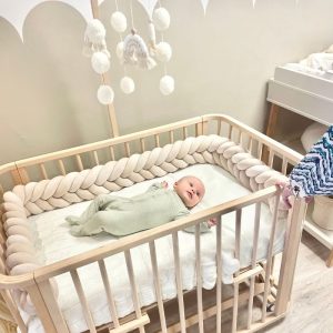 Pakketprijs houten co-sleeper ledikant met vlecht bedbumper